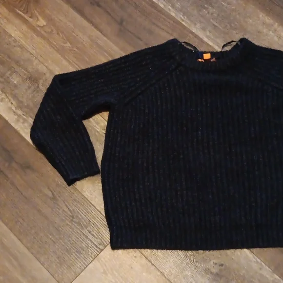 Cable knit sweater - Picture 2 of 7